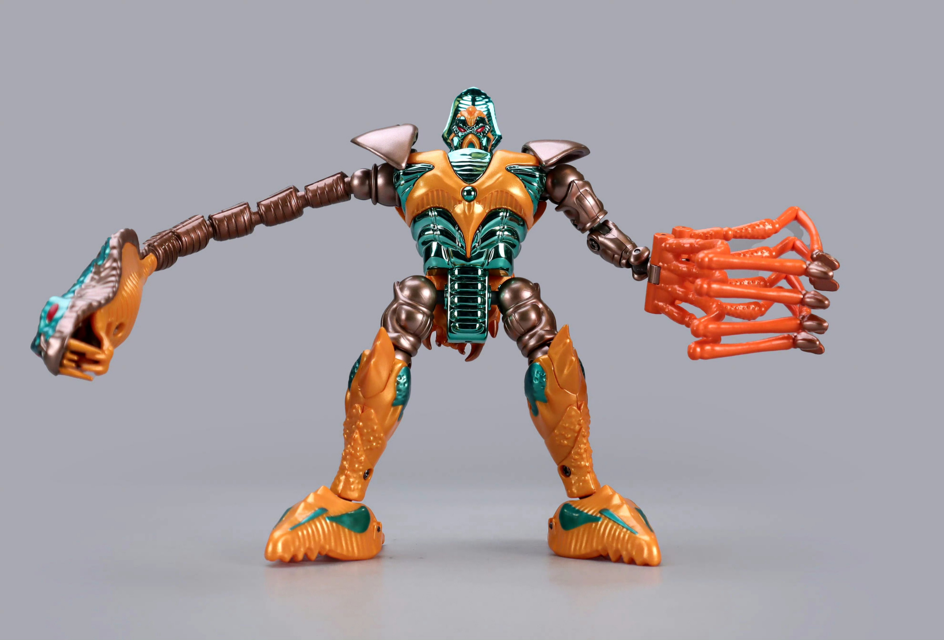 模型欣赏:transarttoys 快刀勇士官图,它是超能勇士中的融合变体,结合