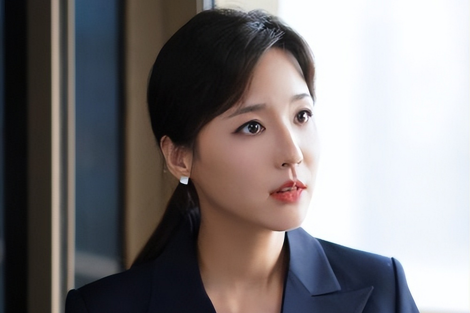 吴佳尼,演员,20岁时踏入演艺圈,努力拓展自己的才艺和领域.