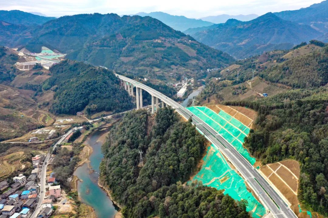 龙城高速公路建成通车!城步去桂林更方便了