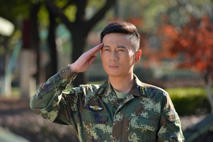 徐洪浩比妻子大10岁家里家外都被妻子领导风光背后有眼泪