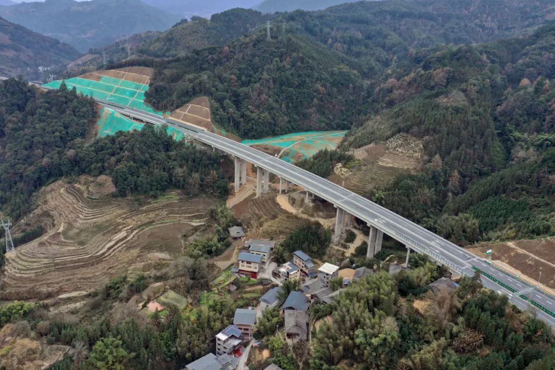 龙城高速公路建成通车!城步去桂林更方便了