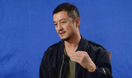 年轻时帅气英俊,老了却丑得各有千秋,这8位男星一个比一个可惜