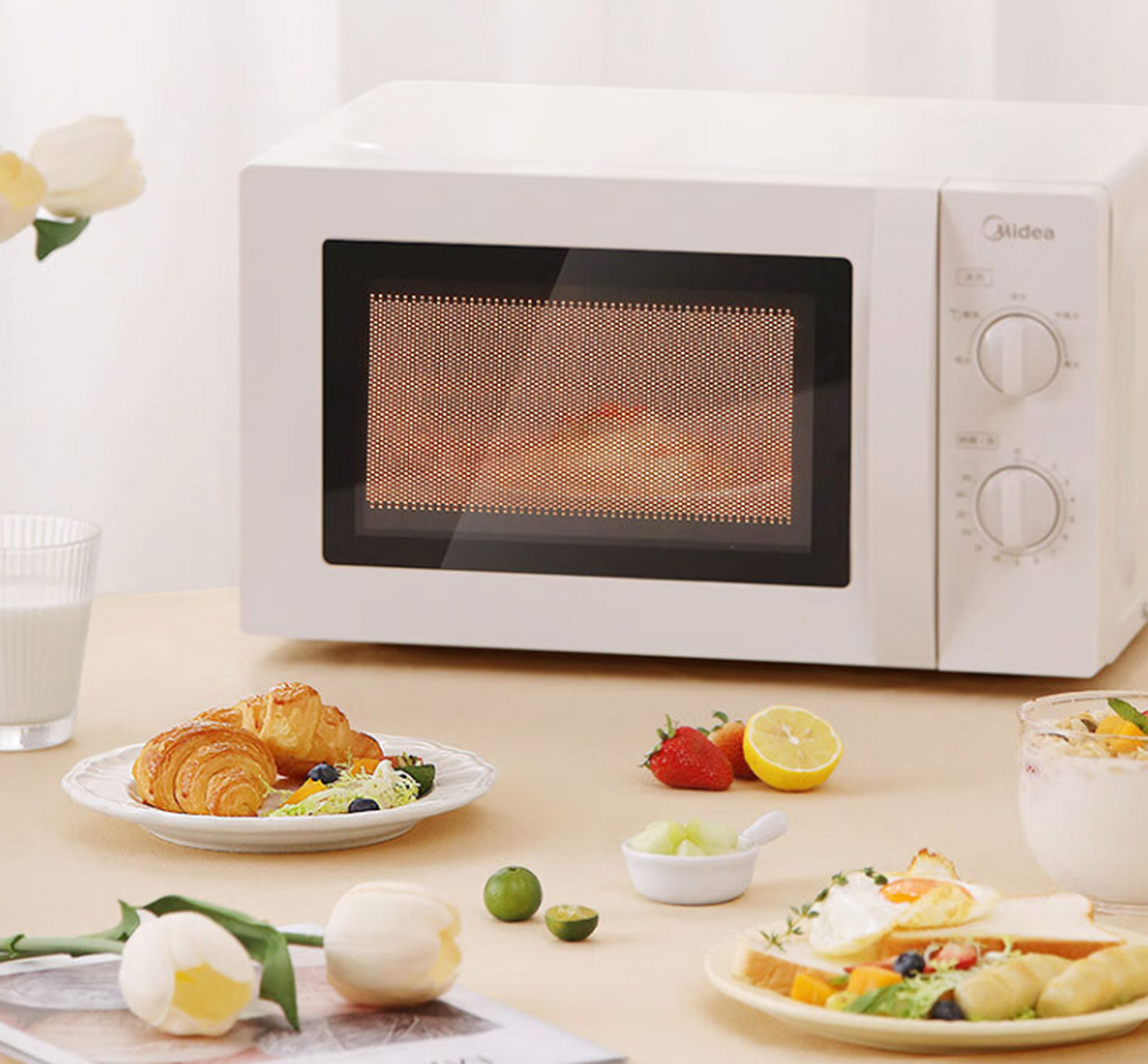 美的快捷微波炉m1-l213b是一款便捷,功能强大,性能出色的家用微波炉.