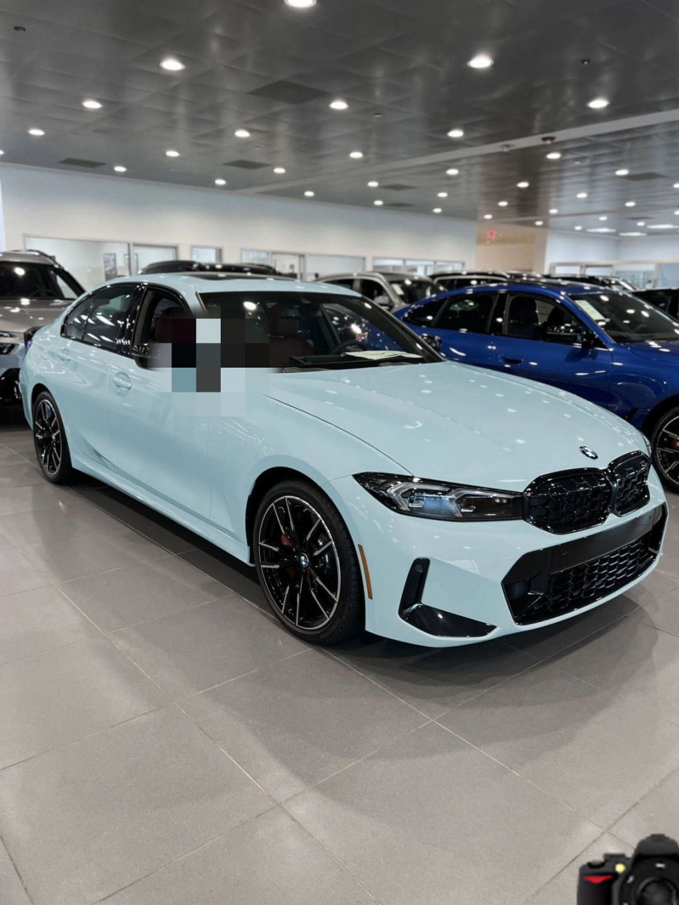 这款冰川蓝车身膜,简直是给宝马3系增添了神仙般的颜值!