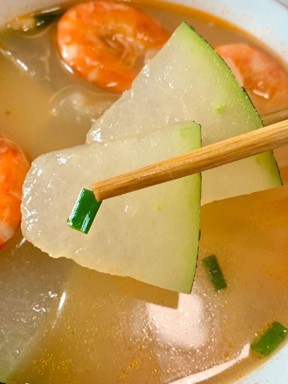 汤鲜味美简直太满足啦 今天分享道冬瓜鲜虾汤巨巨鲜美 冬瓜真的清爽