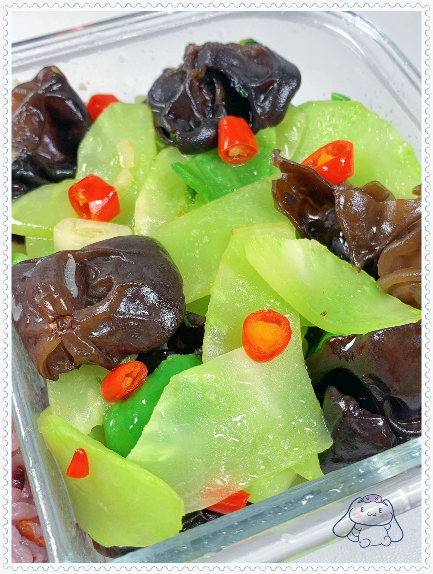 今天的菜谱是木耳莴笋