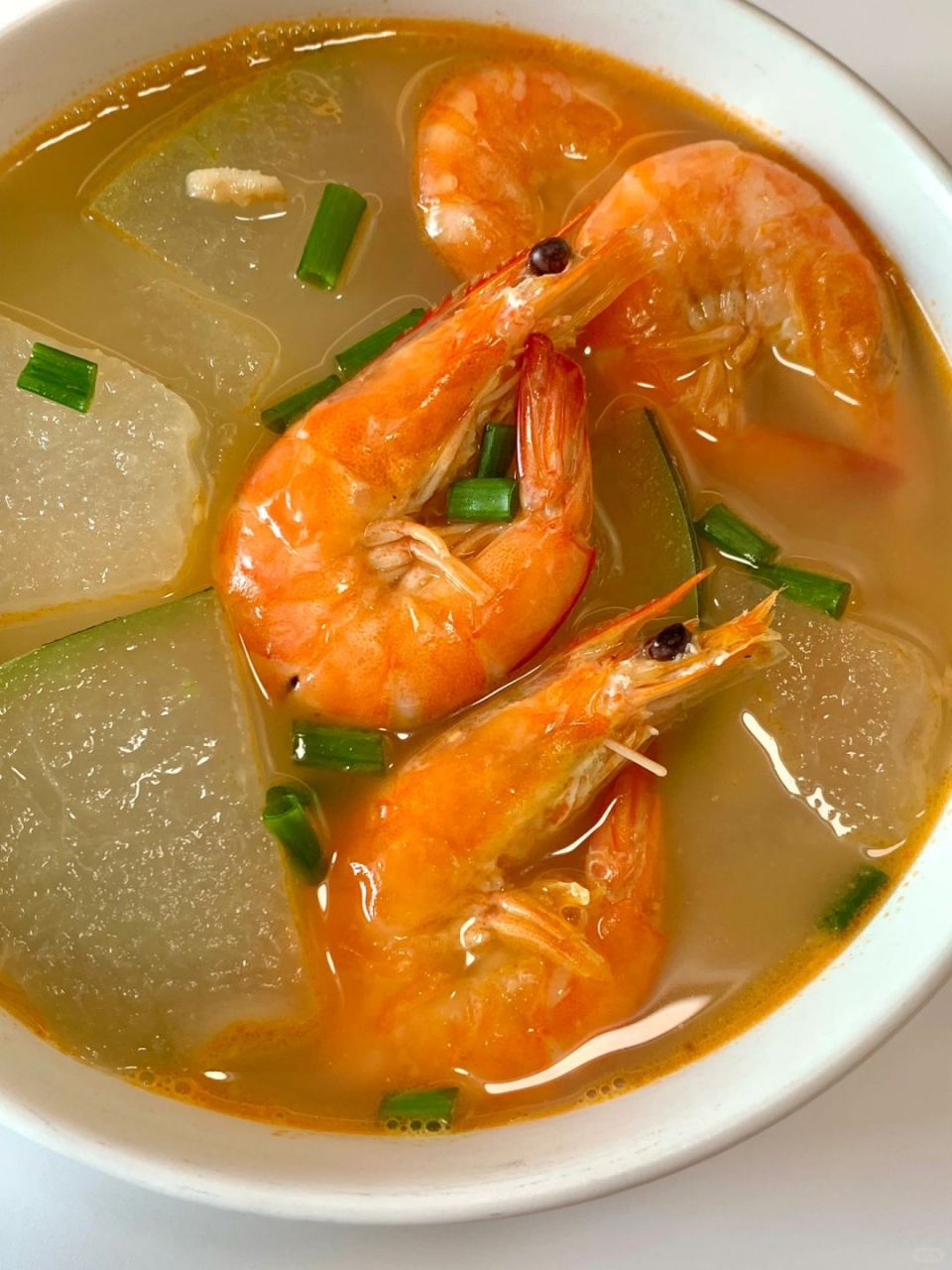 汤鲜味美简直太满足啦 今天分享道冬瓜鲜虾汤巨巨鲜美 冬瓜真的清爽