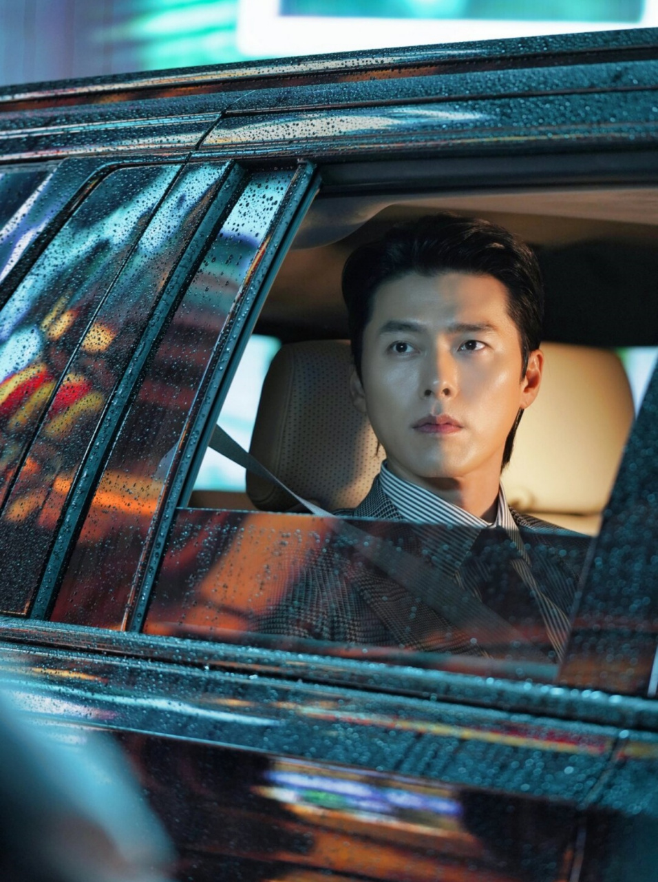 玄彬 in tomford  韩国演员玄彬近日为拍摄凯迪拉克广告,身着tomford