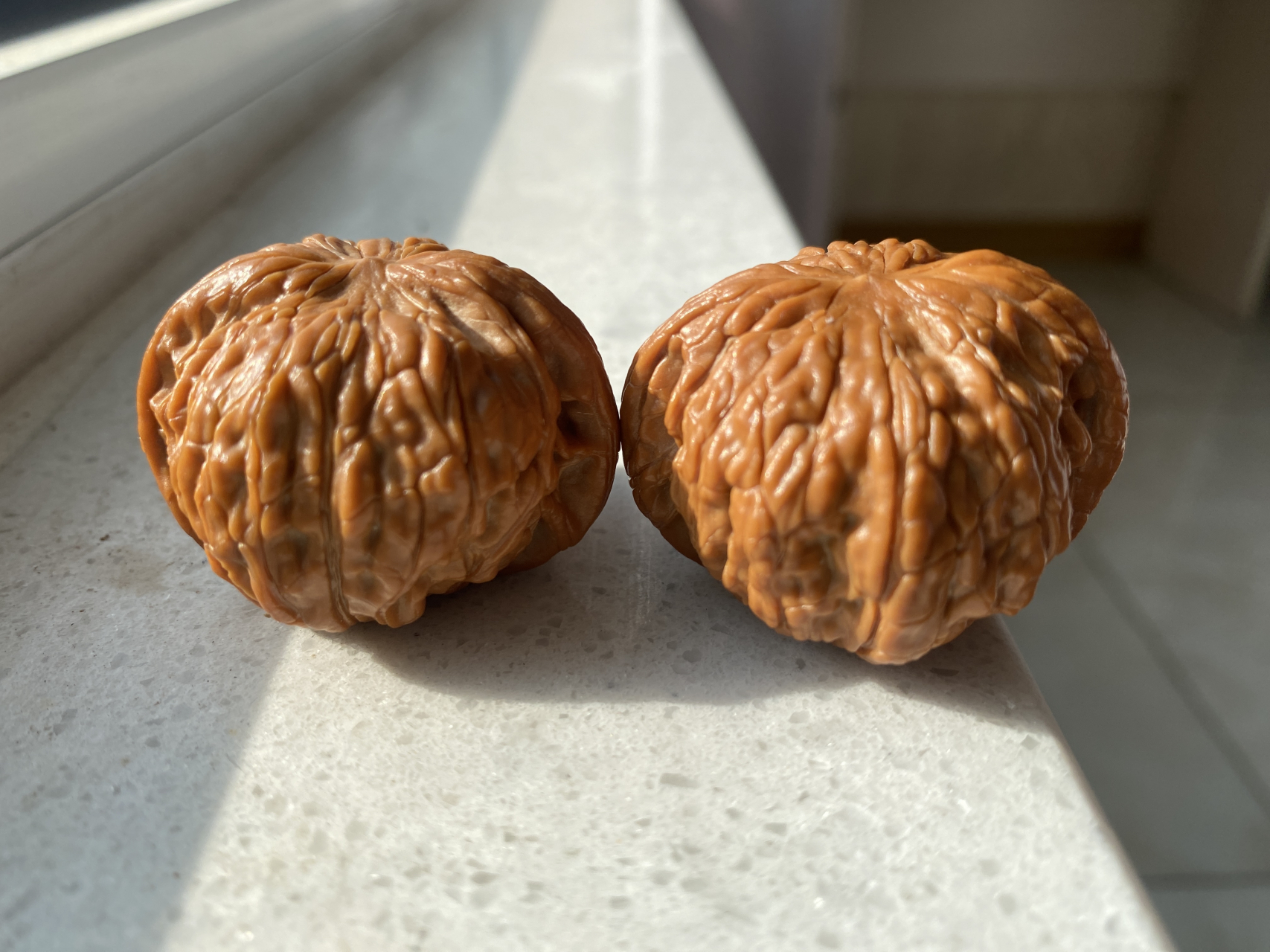 自己玩的三对核桃:  第一对:盘山三棱,转圈38,断断续续玩了两年了