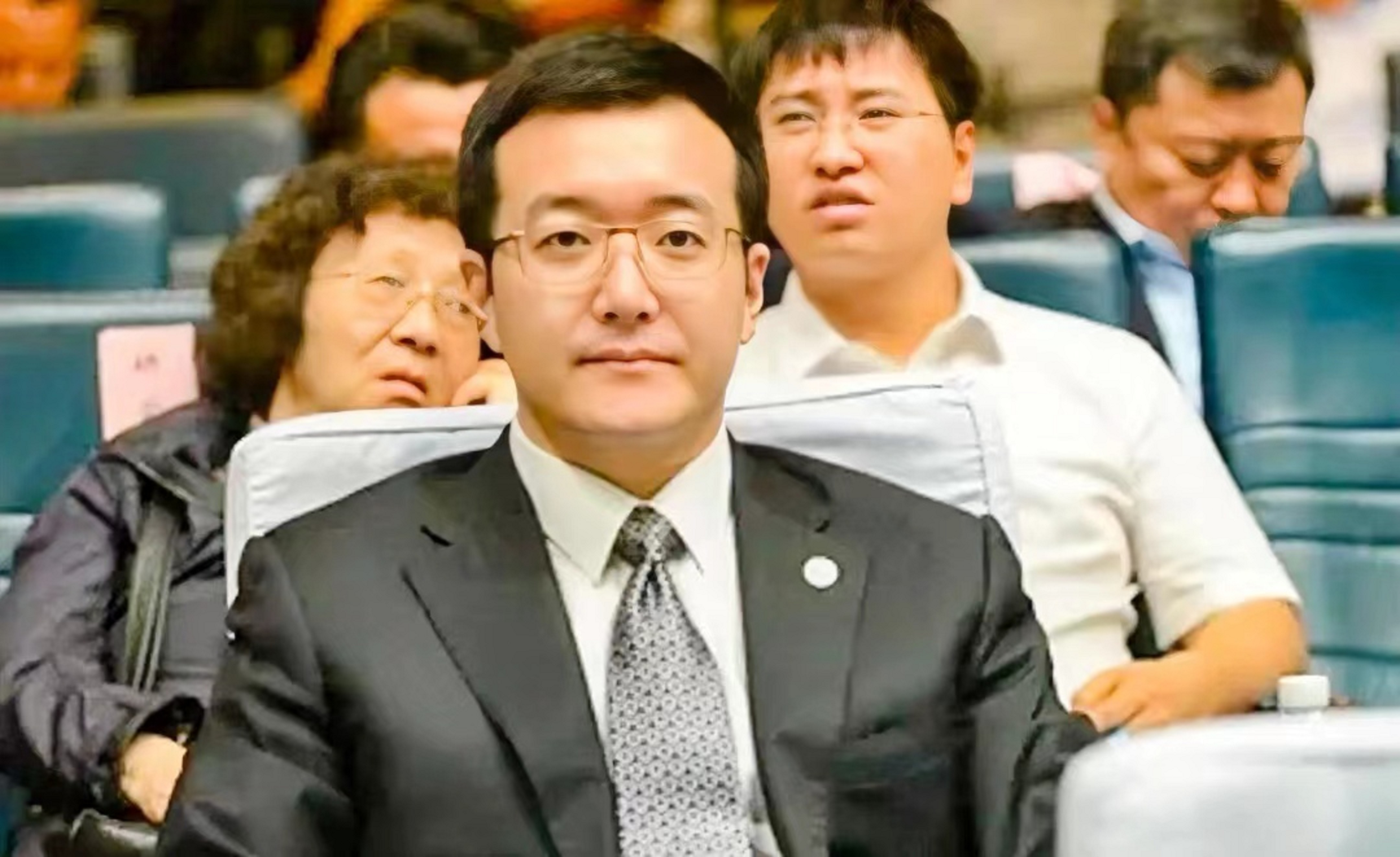 甘肃庆阳之子闫凯境:年轻有为的医药产业巨头,打造千亿商业帝国