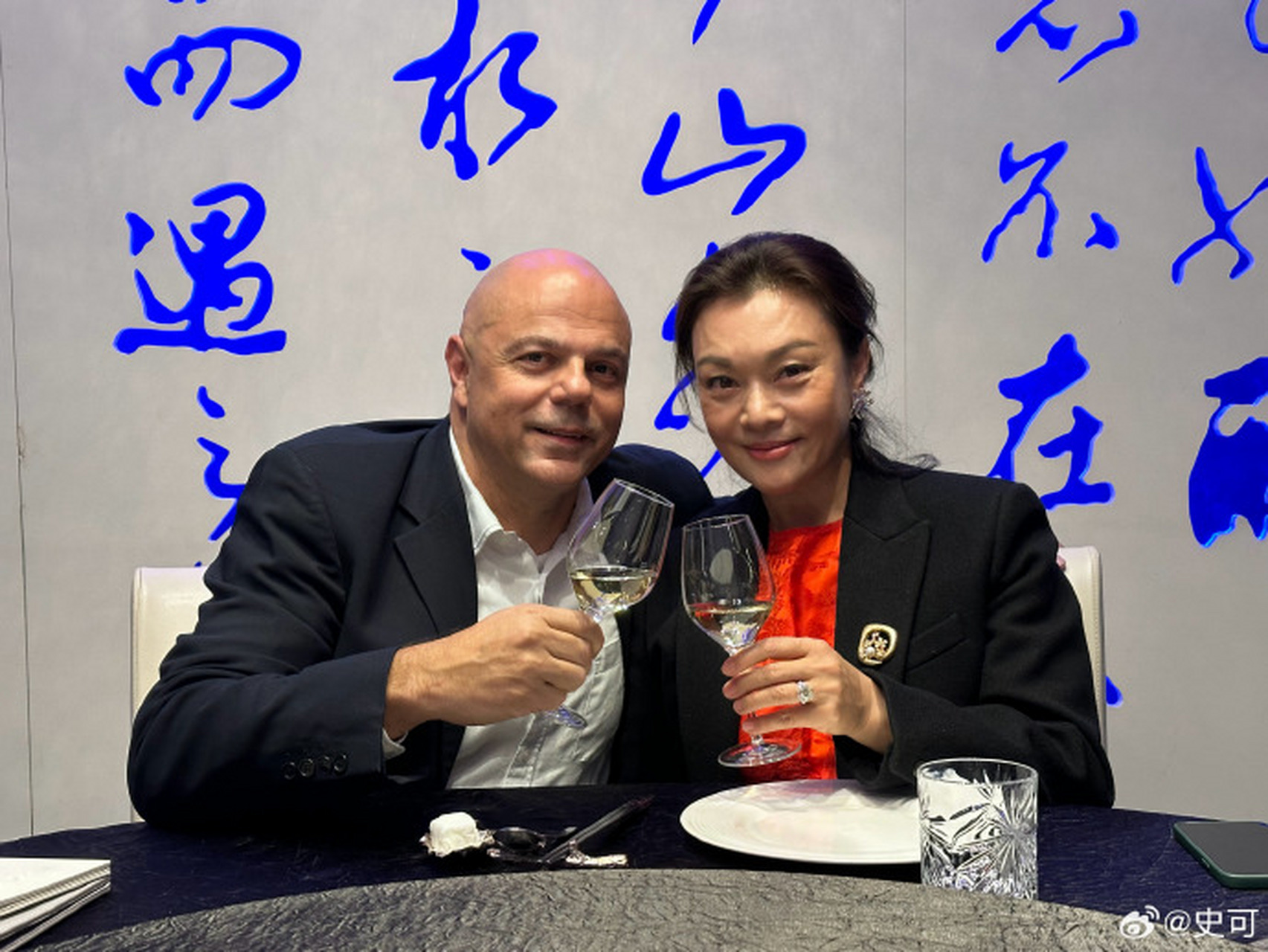 史可与瑞士丈夫迎来23周年结婚纪念日,两人育有两个混血儿子.