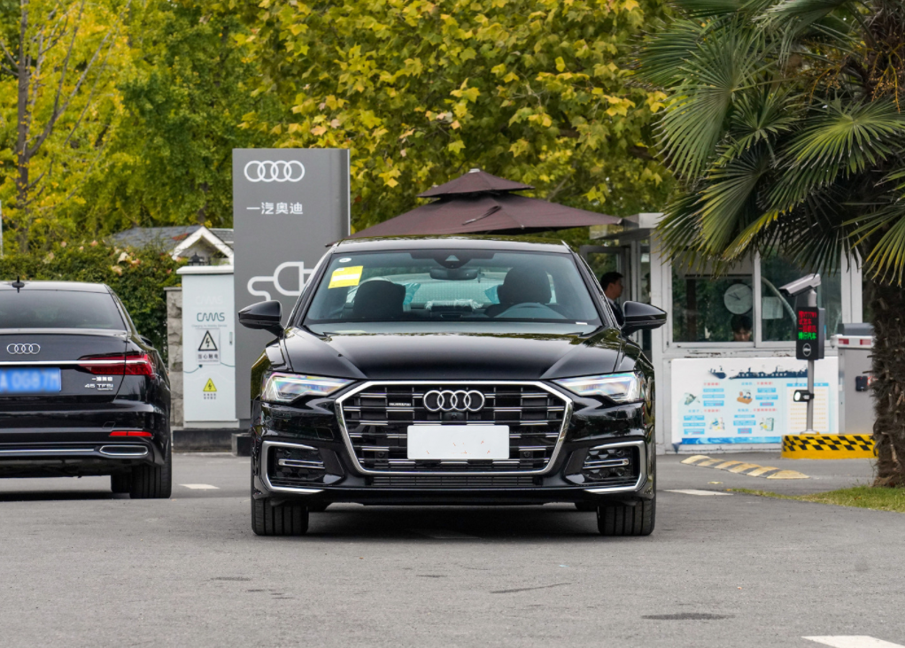 24款奥迪a6l 55tfsi尊享