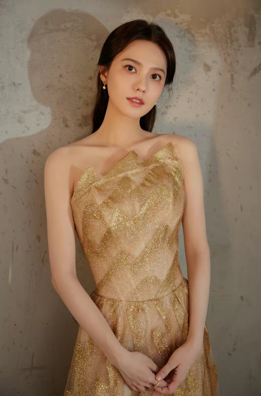 姜珮瑶的容颜温婉如水