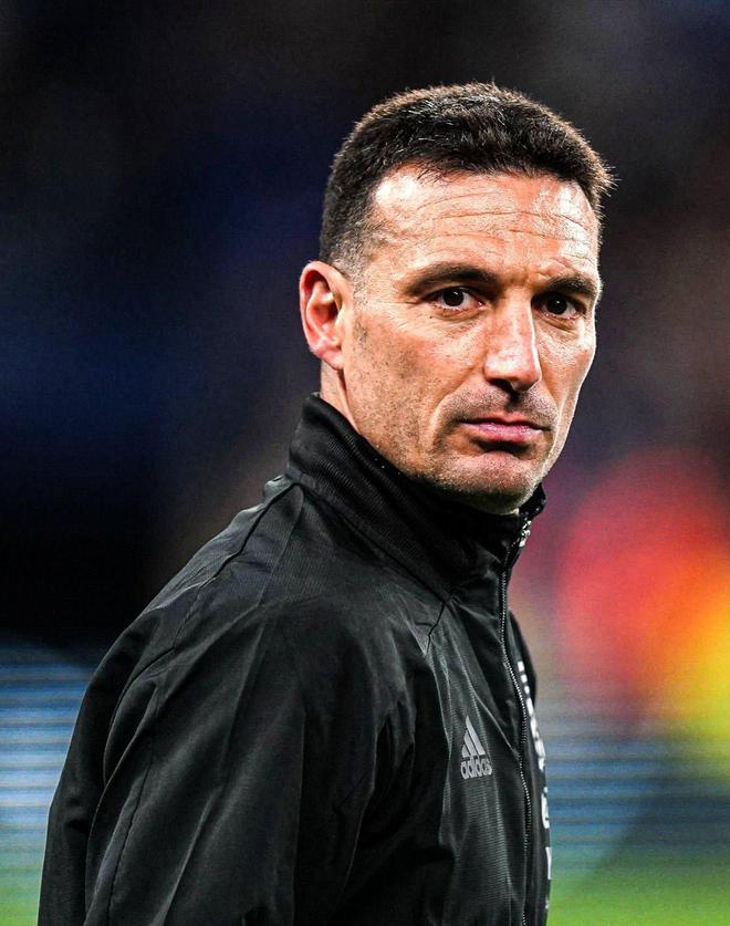 实至名归!阿根廷功勋教头当选最佳主帅,今年带队只输乌拉圭!