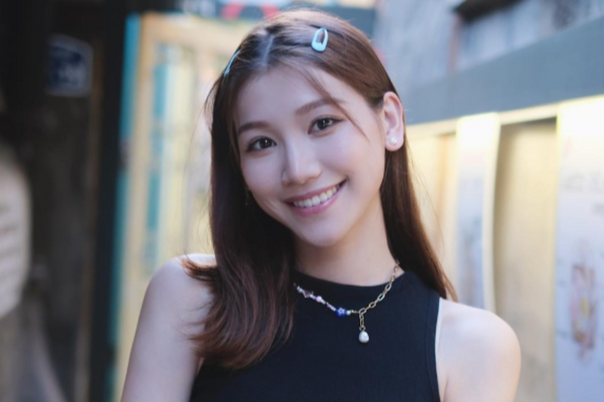 邓美欣,港姐参赛者,主持人及热门剧集领衔演员,用甜