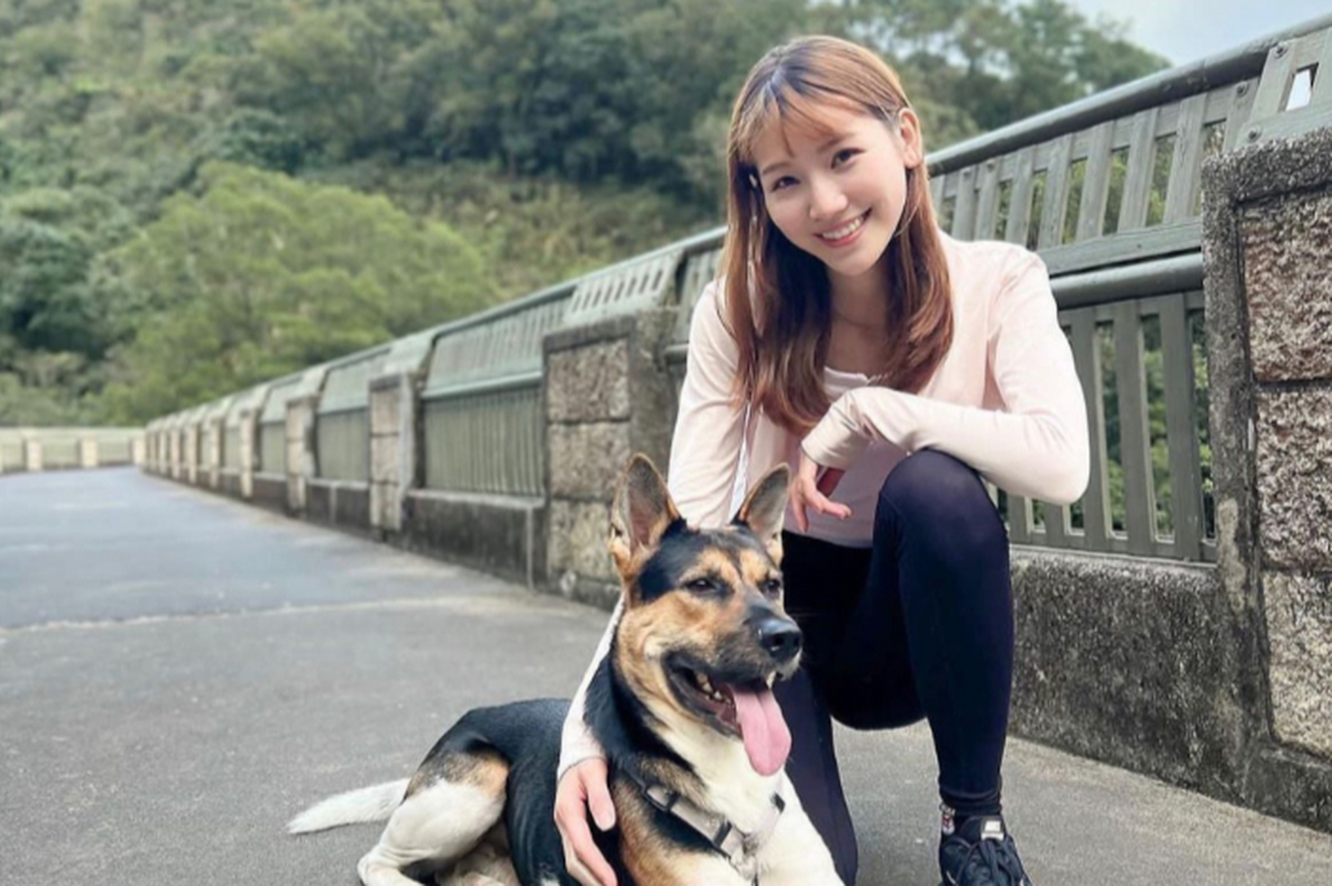 邓美欣,港姐参赛者,主持人及热门剧集领衔演员,用甜