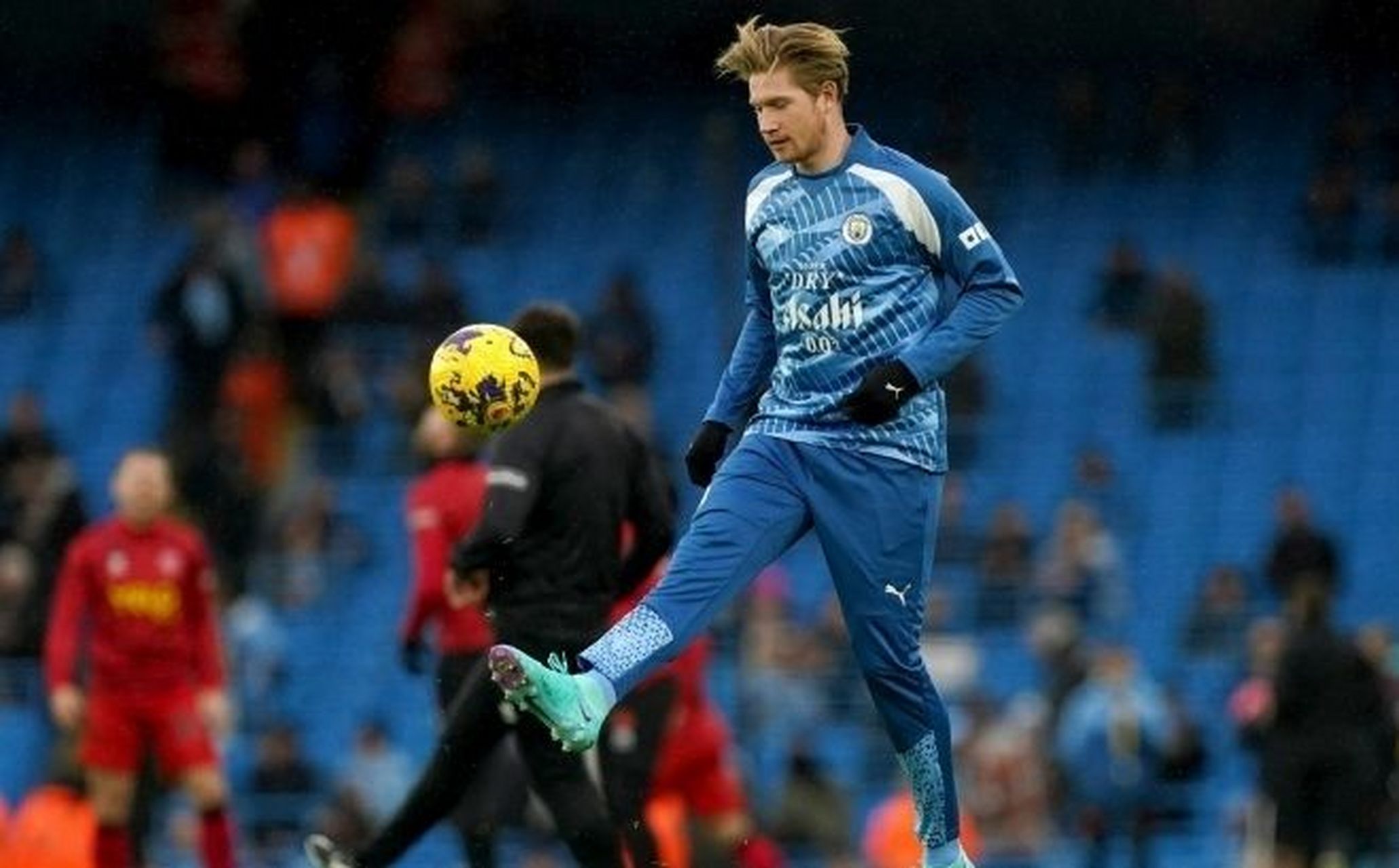 德布劳内和阿扎尔对比.