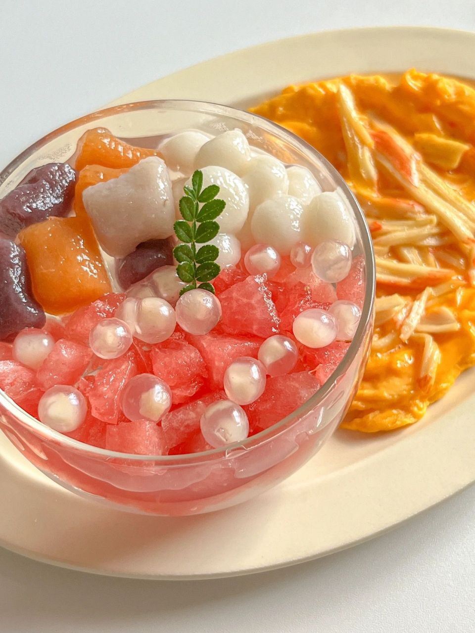 早餐西瓜芋圆啵啵冰粉粉 今日早餐盘拿铁 西瓜芋圆啵啵冰粉粉蟹柳滑蛋