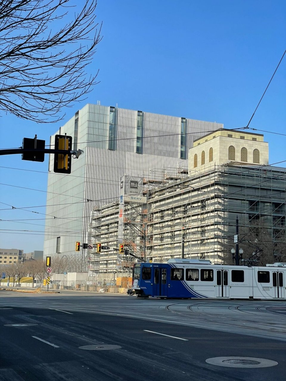 犹他州漫步指南  了解一个城市最简单的方式就是漫步,跟随着清晨的