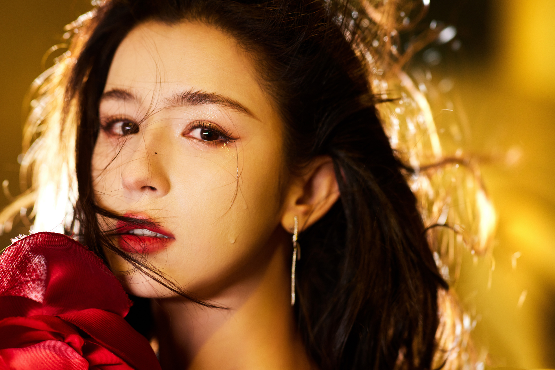 哈妮克孜[鲜花]#气质美女# #性感美女