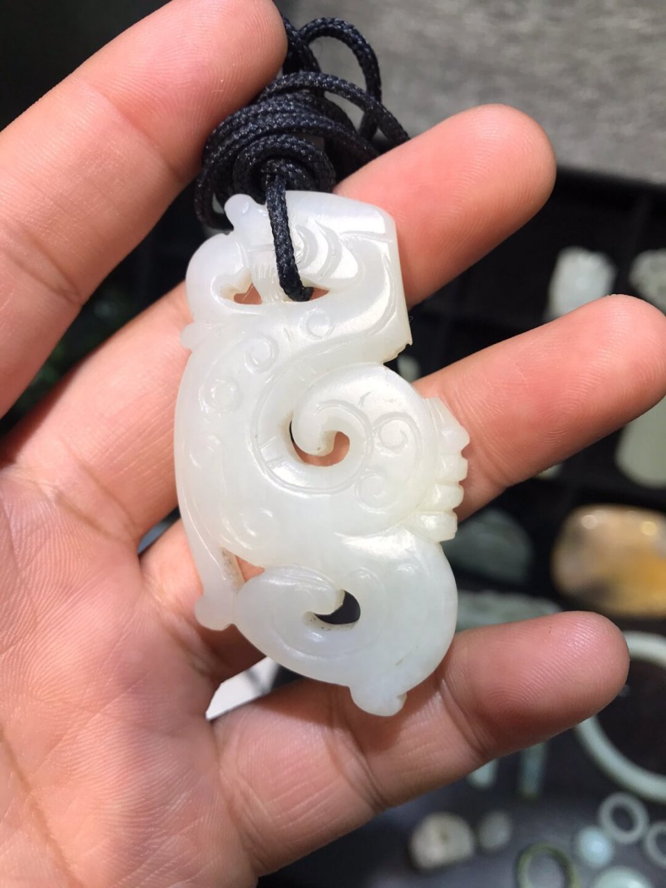 中古和田白玉龙形佩  今天分享一个古玩玉器 中古玉和田白玉龙行玉佩