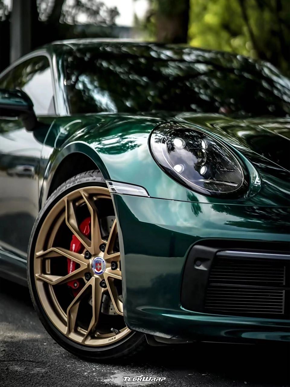 carrera s 复古的高级感  保时捷911的水晶玛瑙绿,绝对是颜色质感的