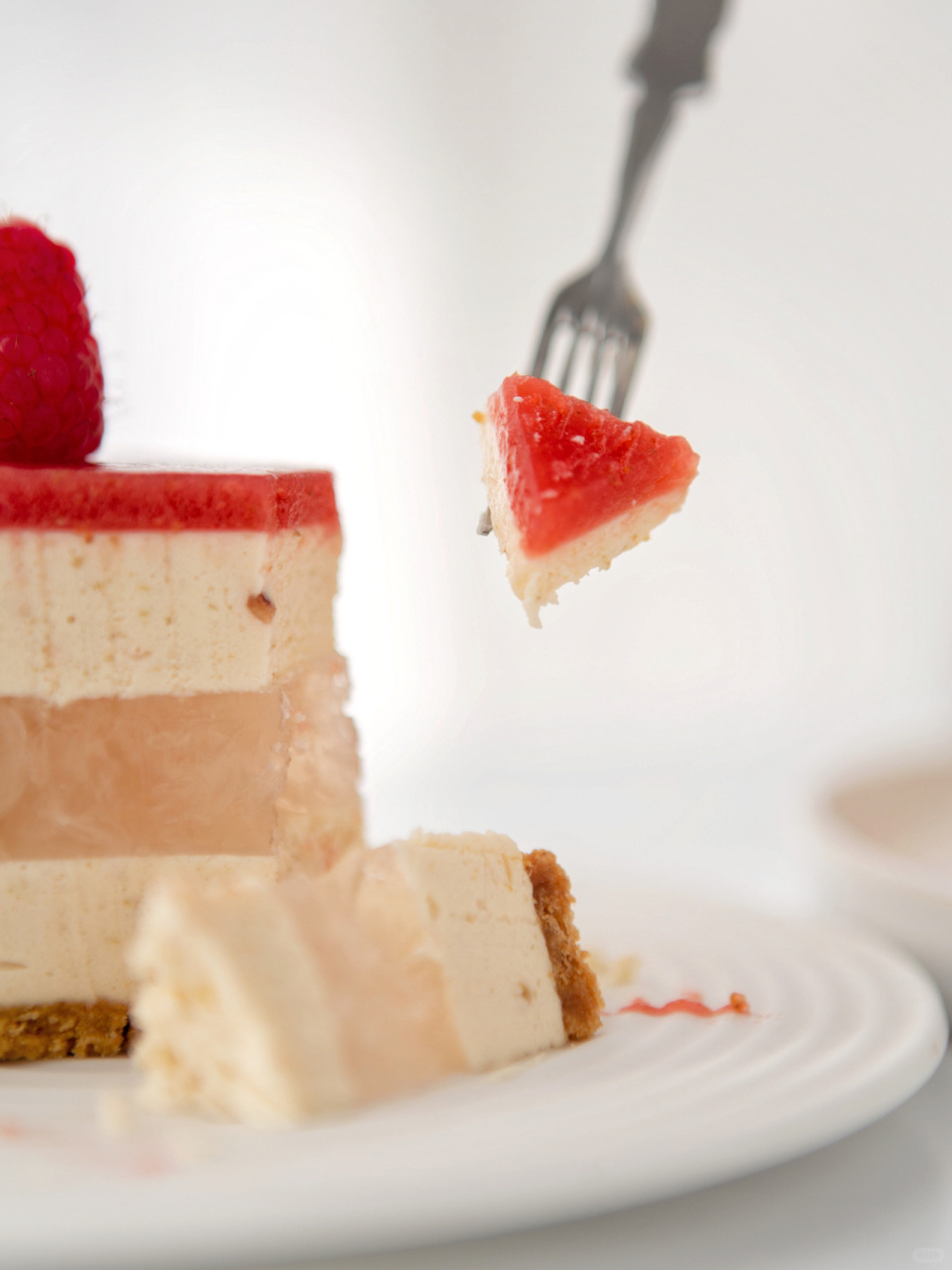 这款蛋糕,灵感是ph经典的伊斯法罕, 玫瑰,覆盆子,荔枝的美妙组合.