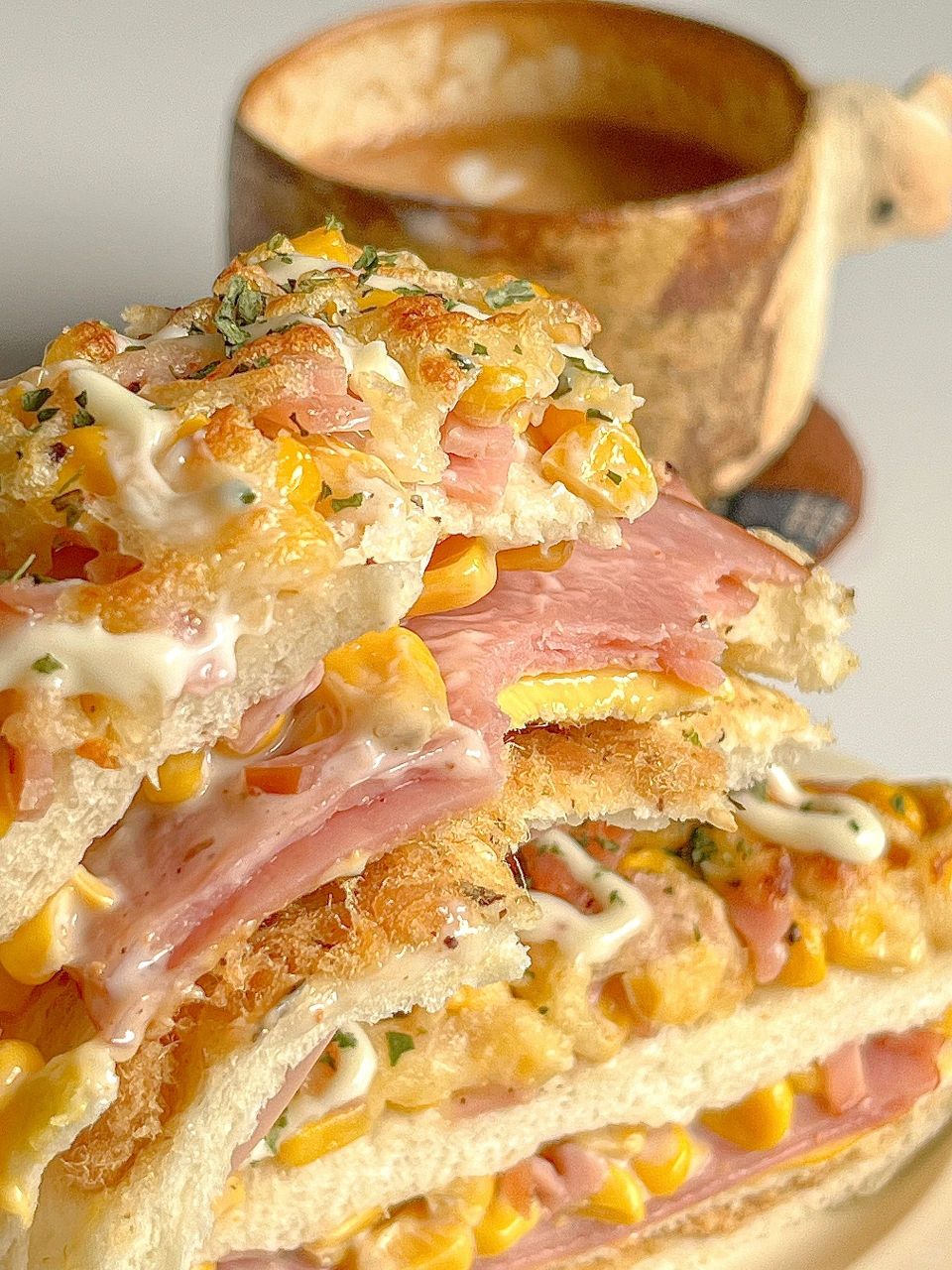 营养早餐芝士玉米火腿肉松三明治 今日份营养早餐热拿铁 芝士玉米火腿