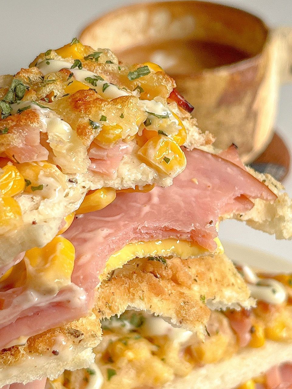 营养早餐芝士玉米火腿肉松三明治 今日份营养早餐热拿铁 芝士玉米火腿