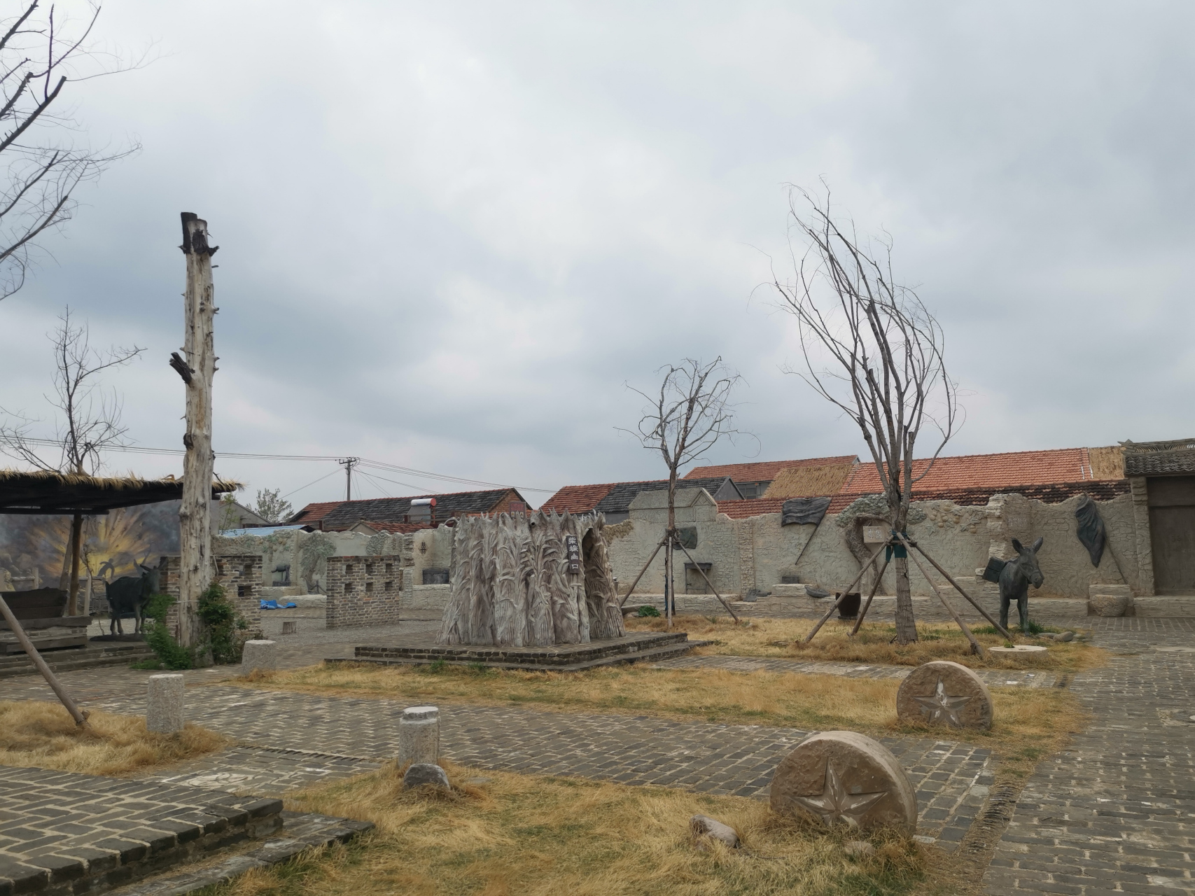 清明假期前往徐州丰县首羡镇张后屯村地道战遗址,也是红色文化教育