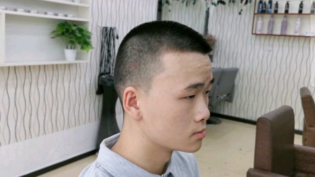 长头发男生想剪一款九毫米寸头发型 改造后后悔没早点剪寸头 完美