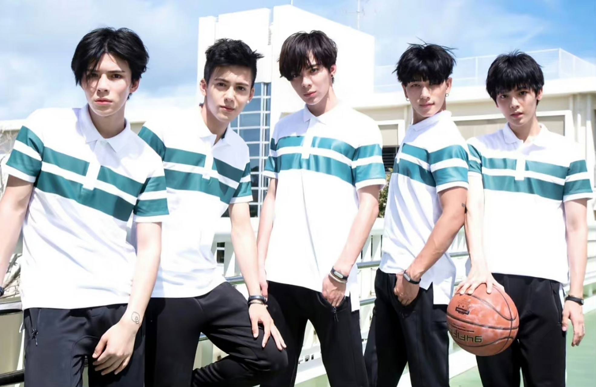 98这居然是曾舜晞跟侯明昊,每一张都认不出来的程度[左捂脸]