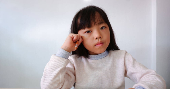 女儿身心发育都比别人早,面对突然起来的青春期,我该如何应对