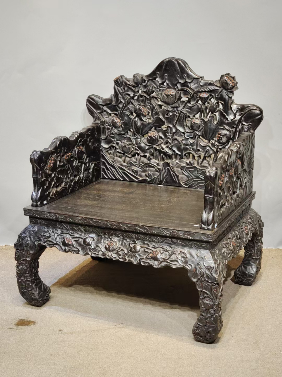 紫檀木满雕荷花太师椅