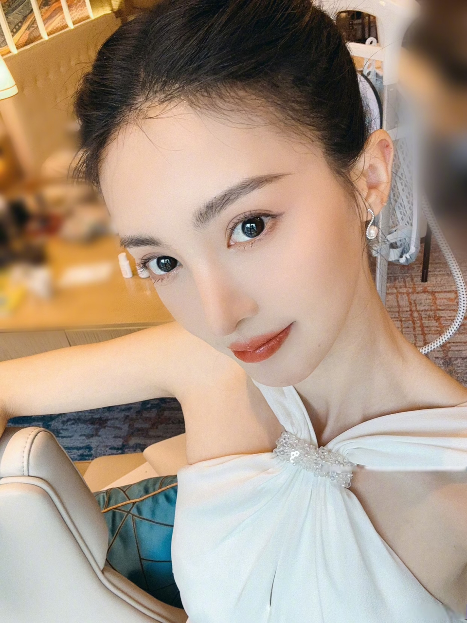 金晨近照,这也太瘦了吧