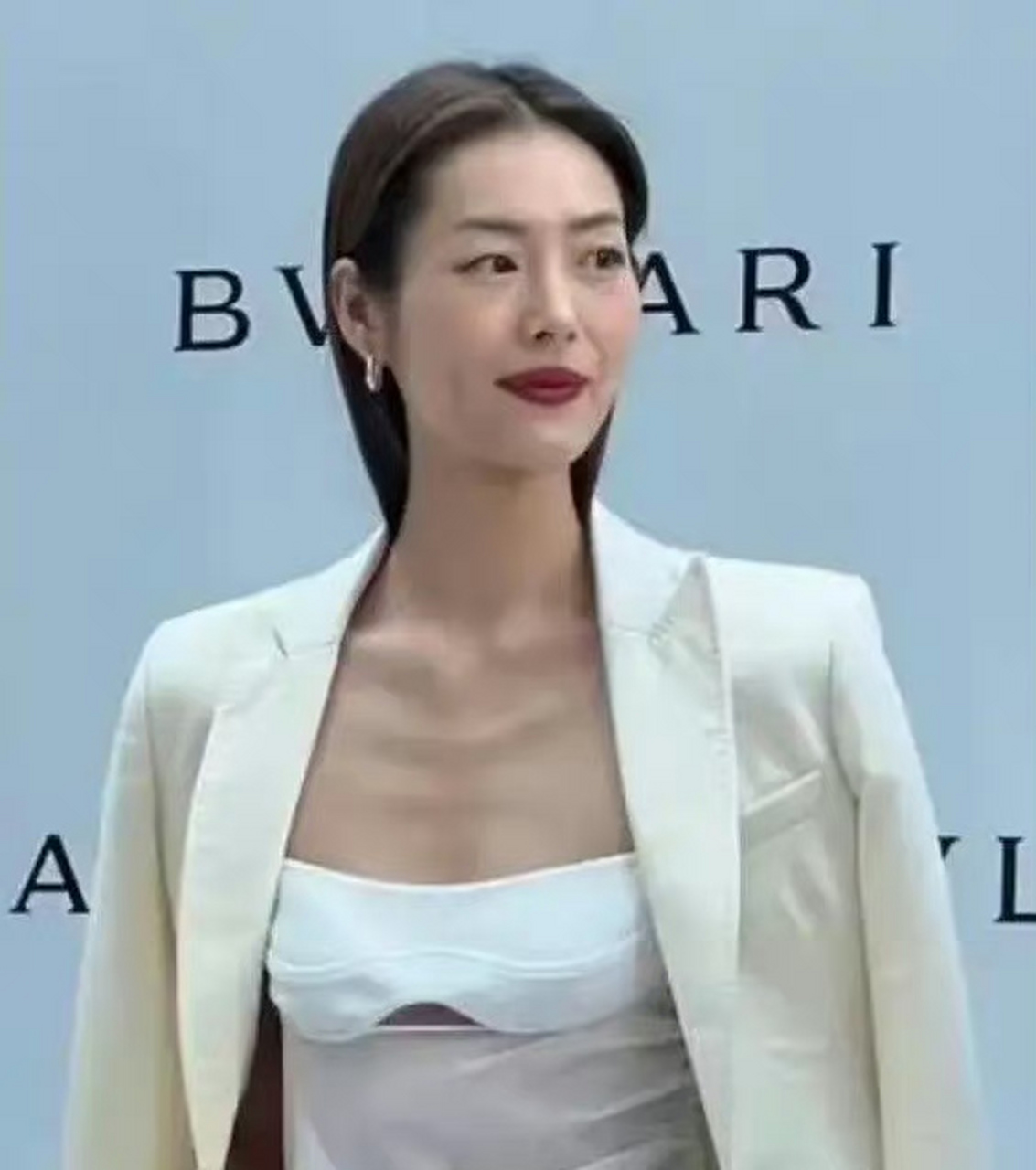 女明星的排骨胸,这真的好看吗?