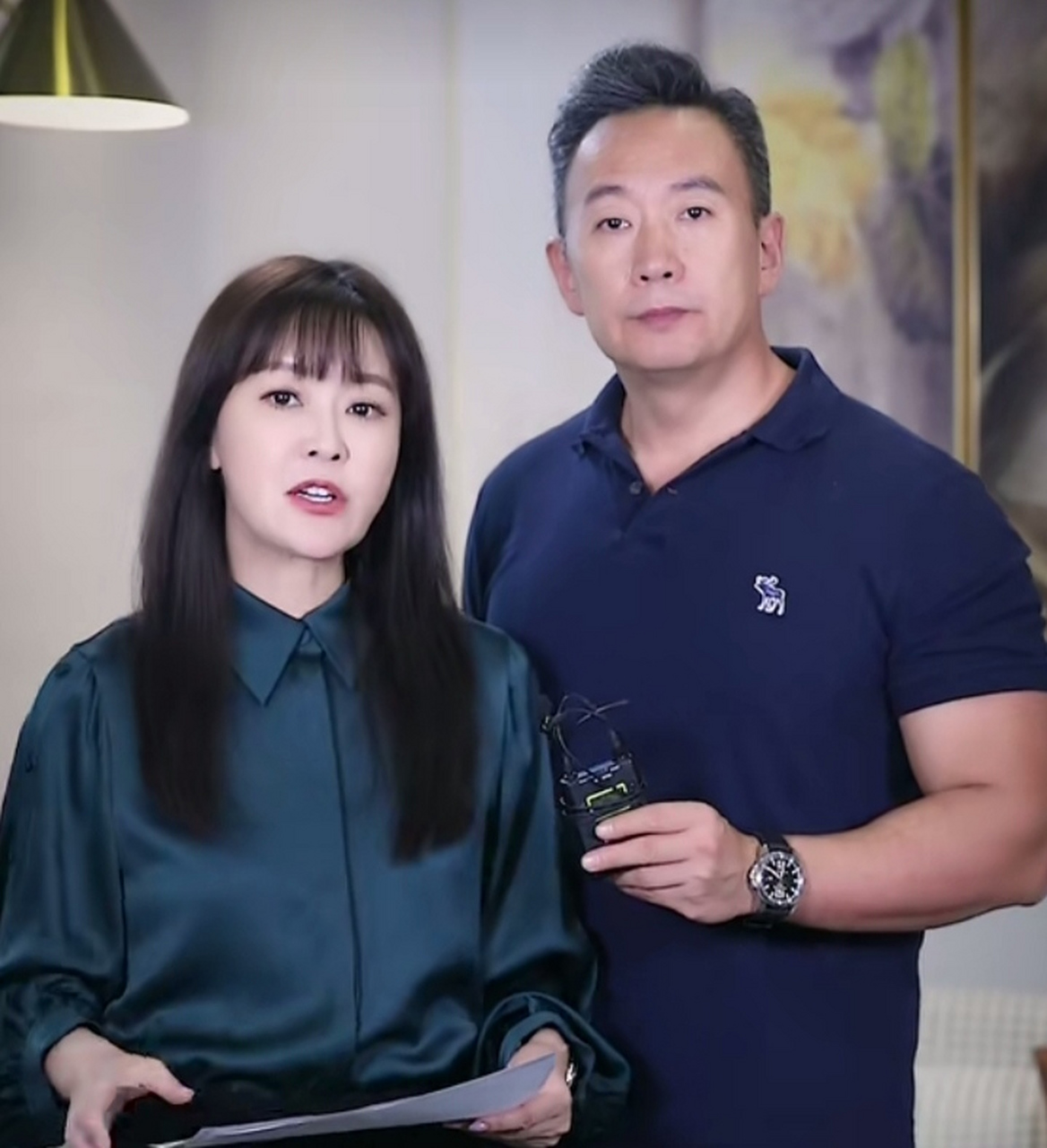 8月5号,著名主持人王小骞和爱人谭江海夫妇,向纯民间救援组织,北京二