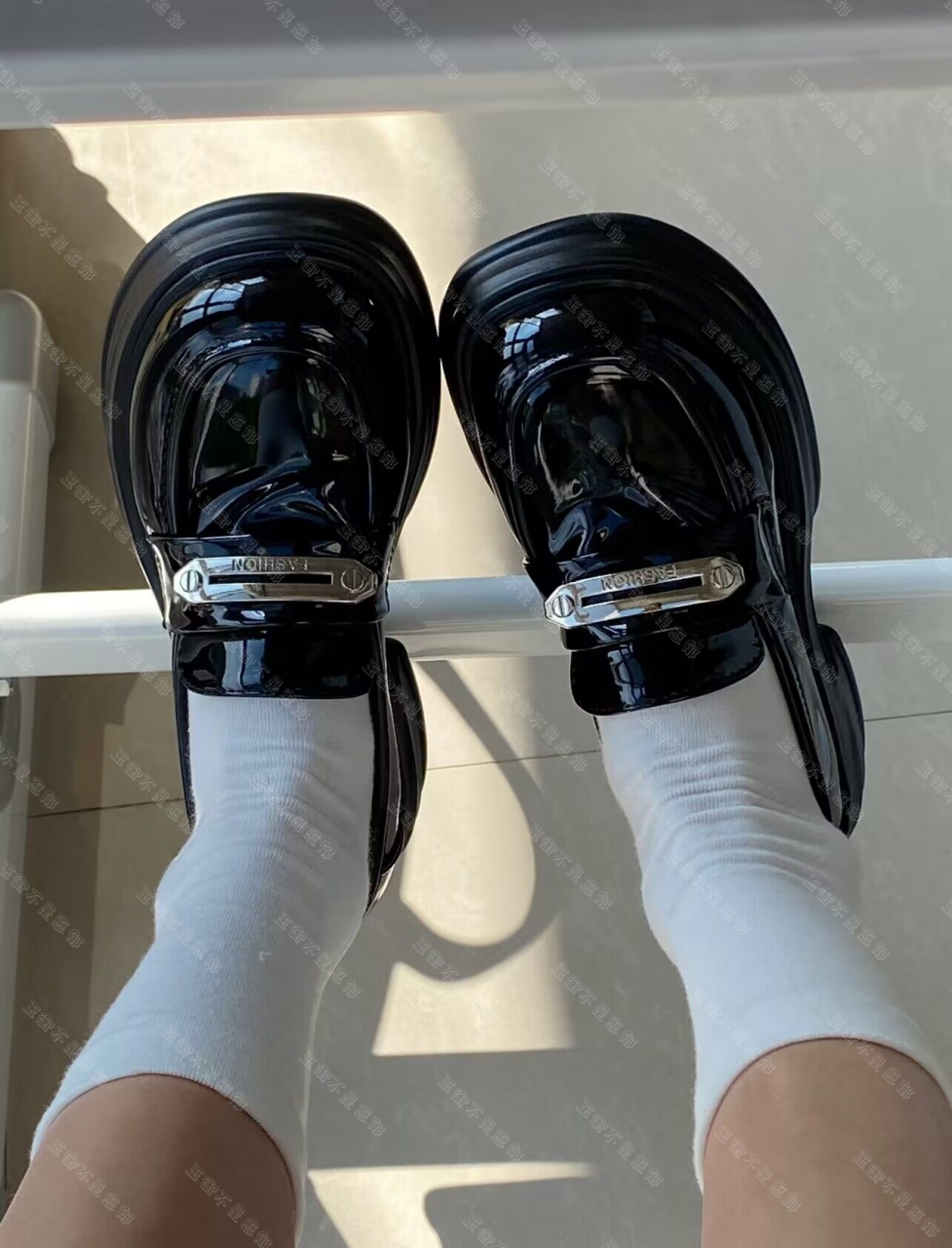 多看几张小皮鞋加白袜吧!#玉御不是愈郁