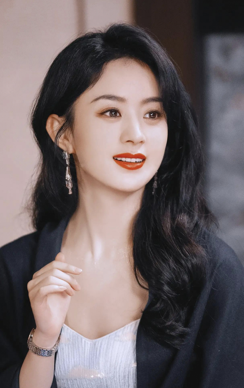 赵丽颖可能要摆脱"绿手套"嫌疑了 赵丽颖在当红时怀孕生子,跟冯绍锋闪