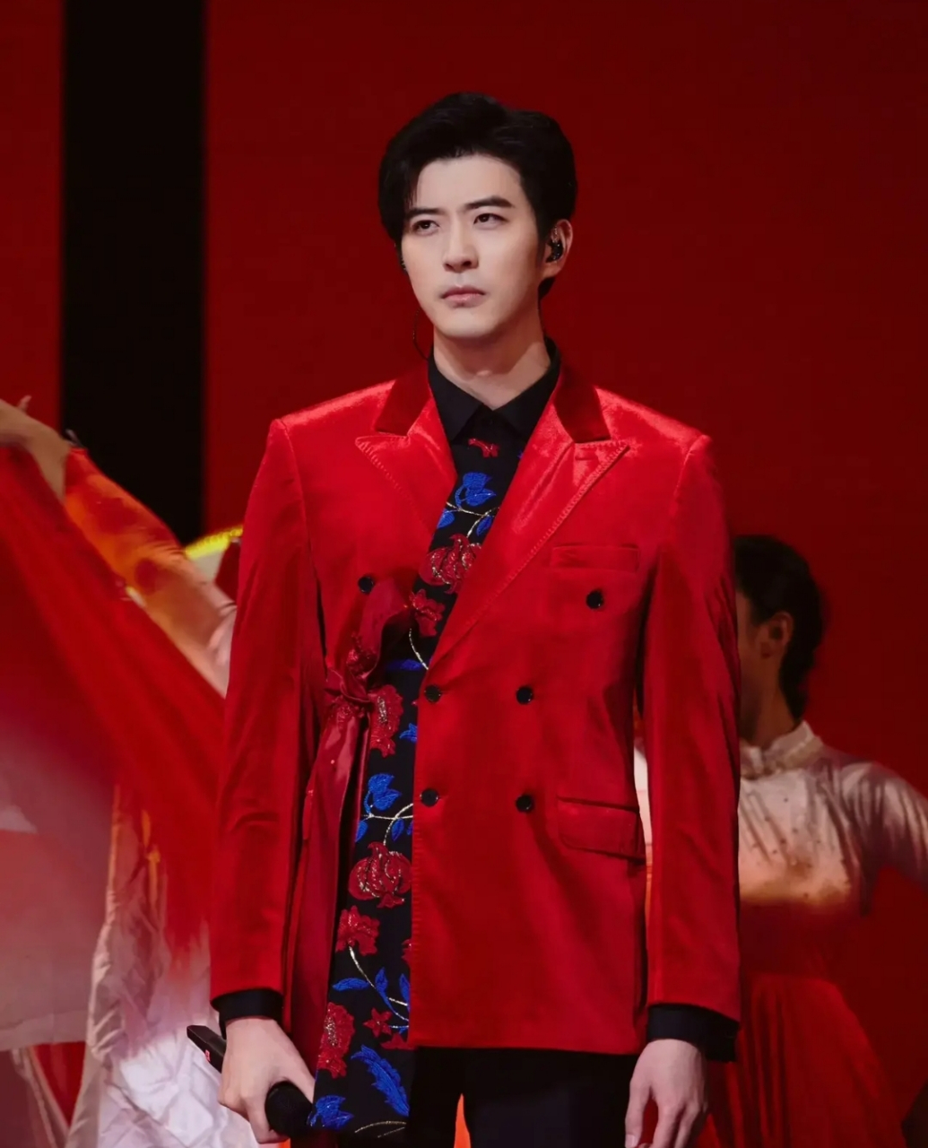 徐开骋,这是通过大湾区晚会复出了吗?