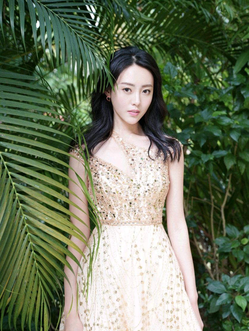 优雅时尚的孙晓伦