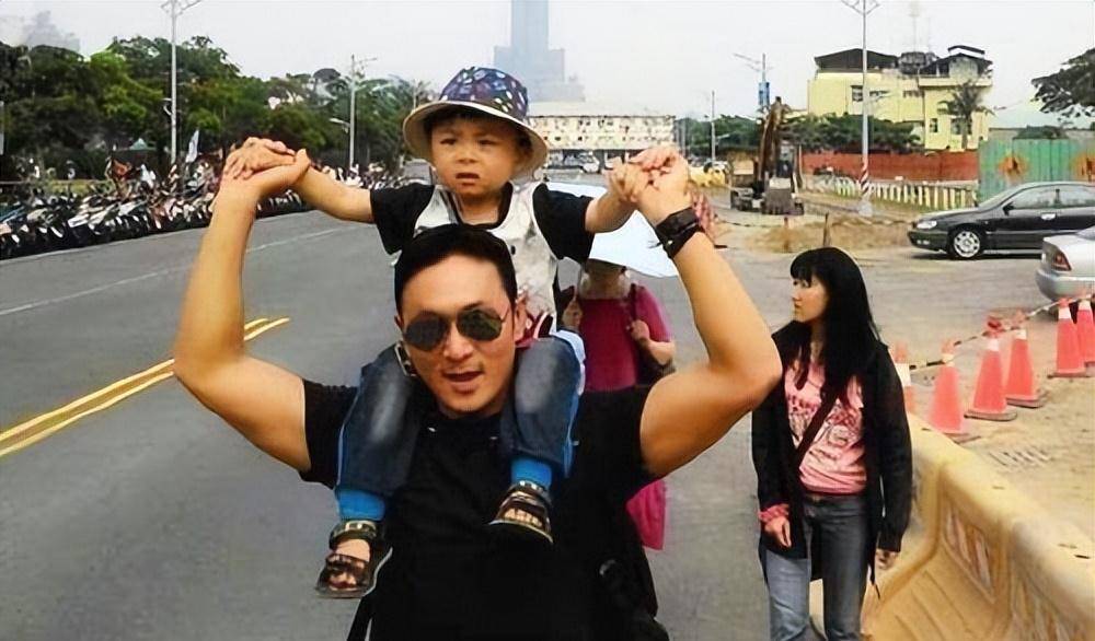 被前妻骗走5千万,6个孩子竟都不是亲生,他这一生都是"大戏"