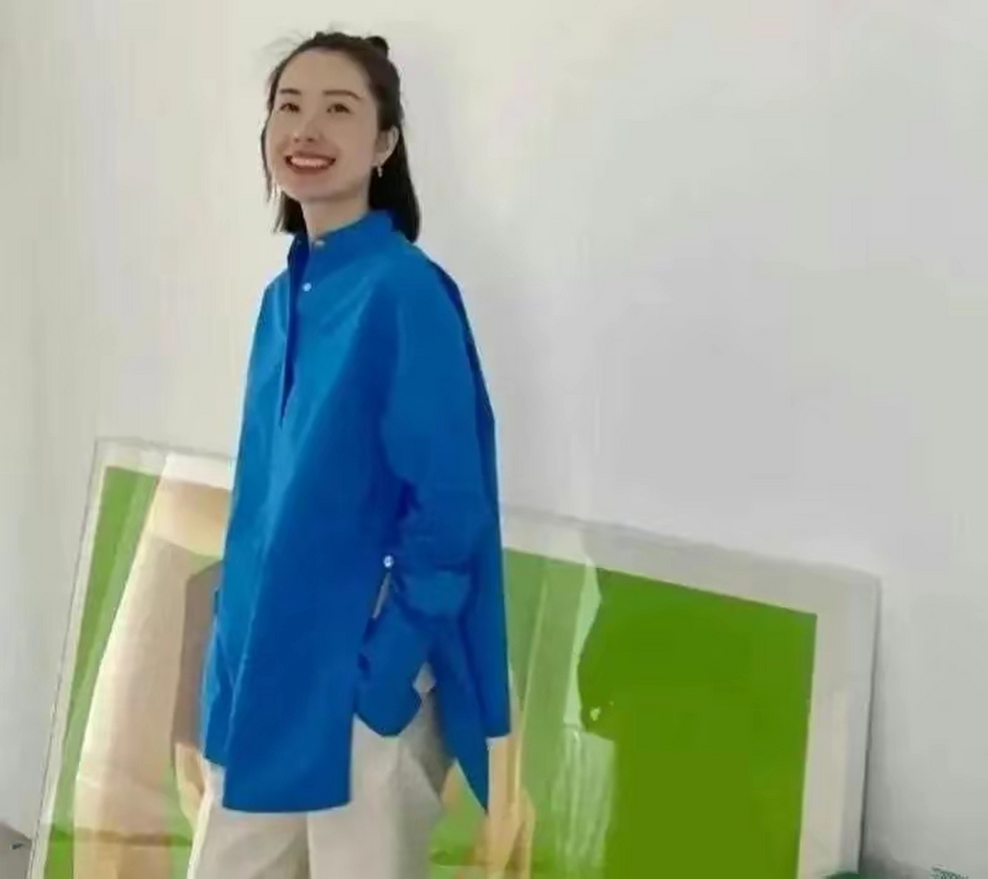 董花花蒋凡破镜重圆,移居新加坡,蒋凡回到阿里,董花花甘当他背后的