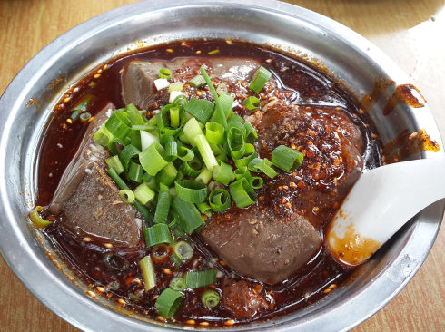 食在四川味在乐山,跷脚牛肉真好吃