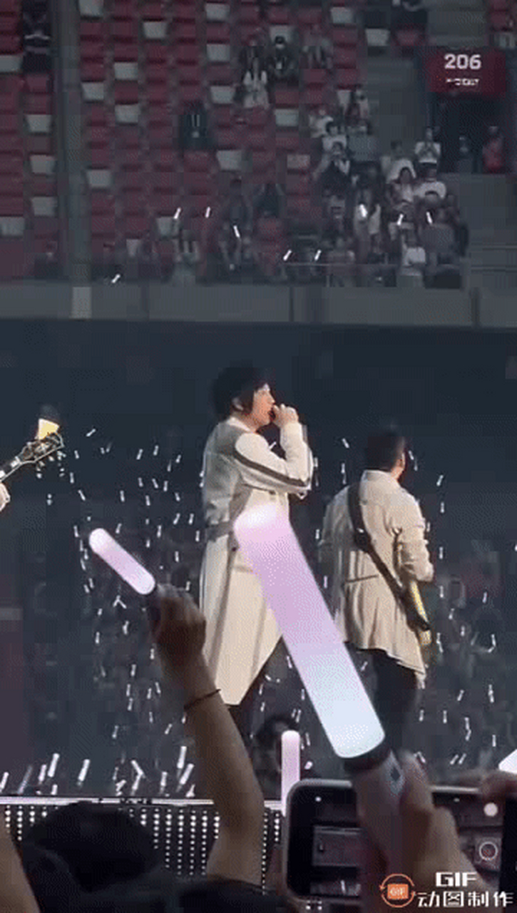 【五月天演唱会,派对动物嗨爆全场】五月天诺亚方舟演唱会,一首《派对