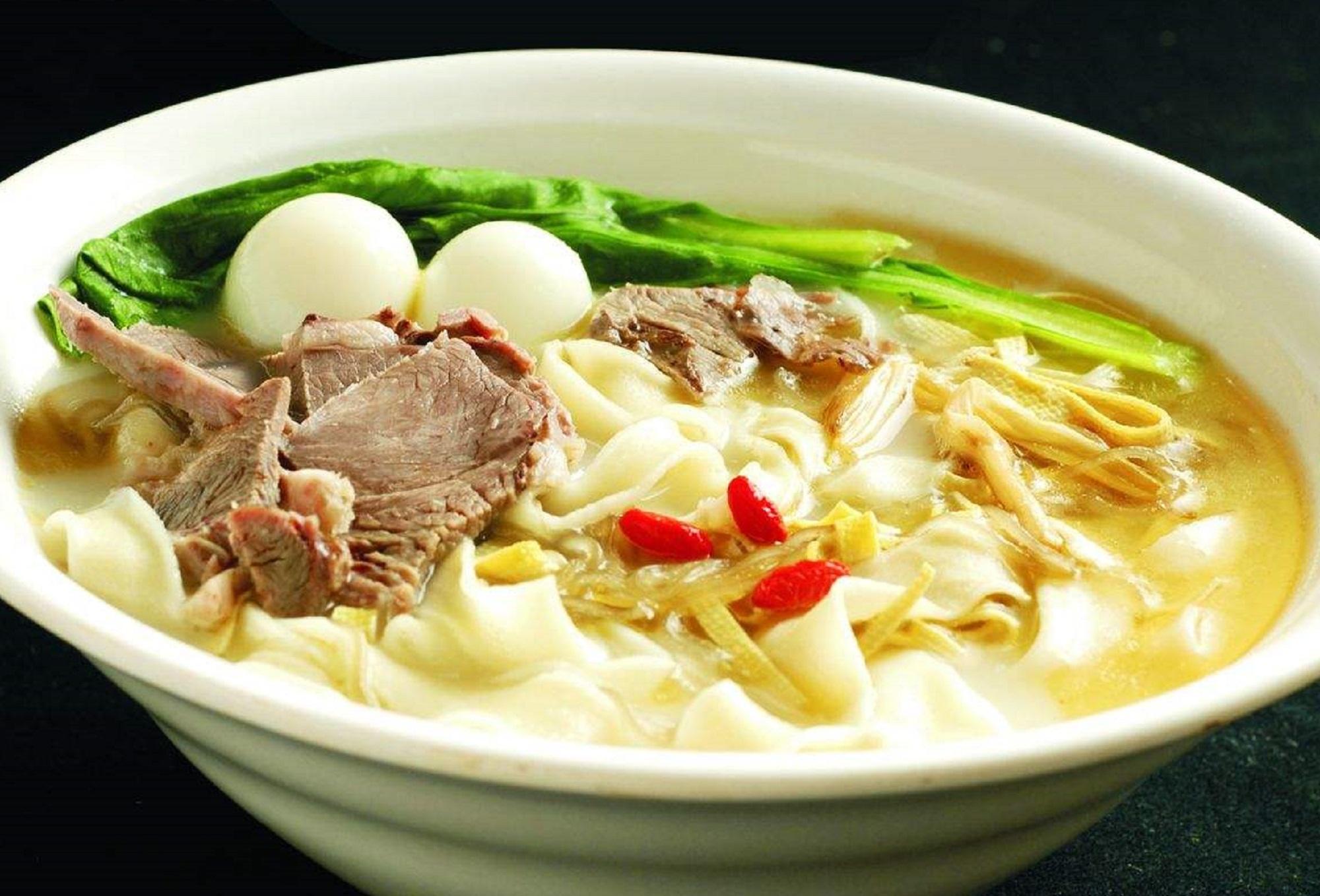 河南烩面,中国河南省的传统面食,独特的配料和制作方法真好吃