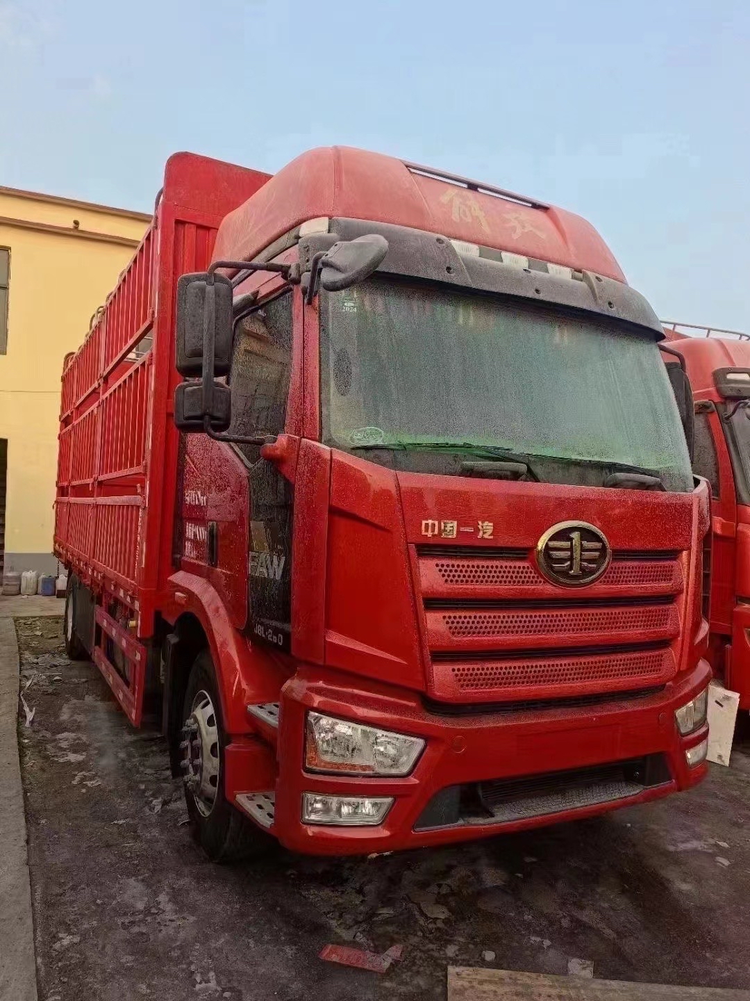 国六,22年10月解放j6l精英版,6.8米高栏,260马力锡柴