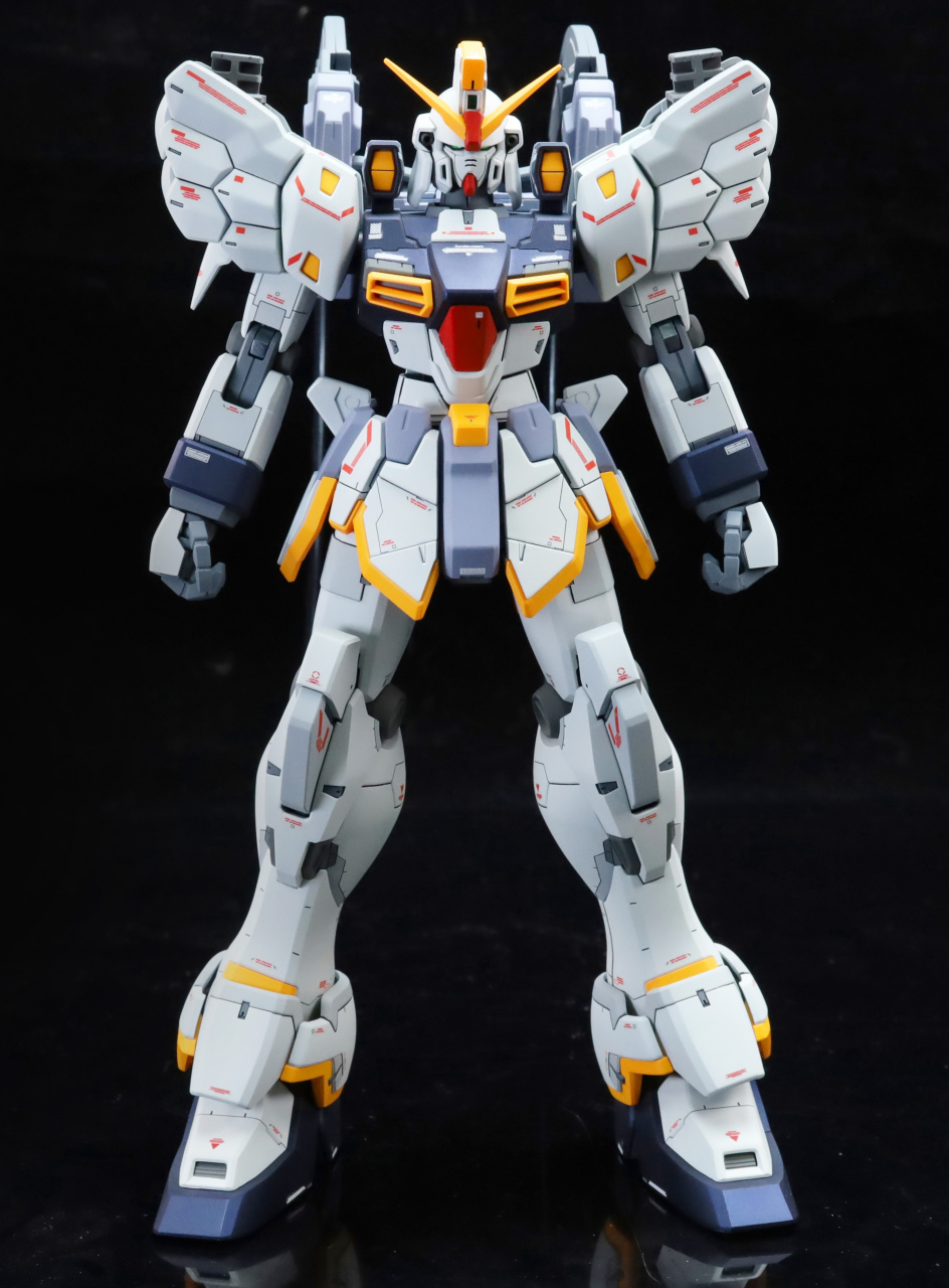 模型欣赏:机动战士高达w mg 沙漠高达与强化装备,by ivan鱼仔.