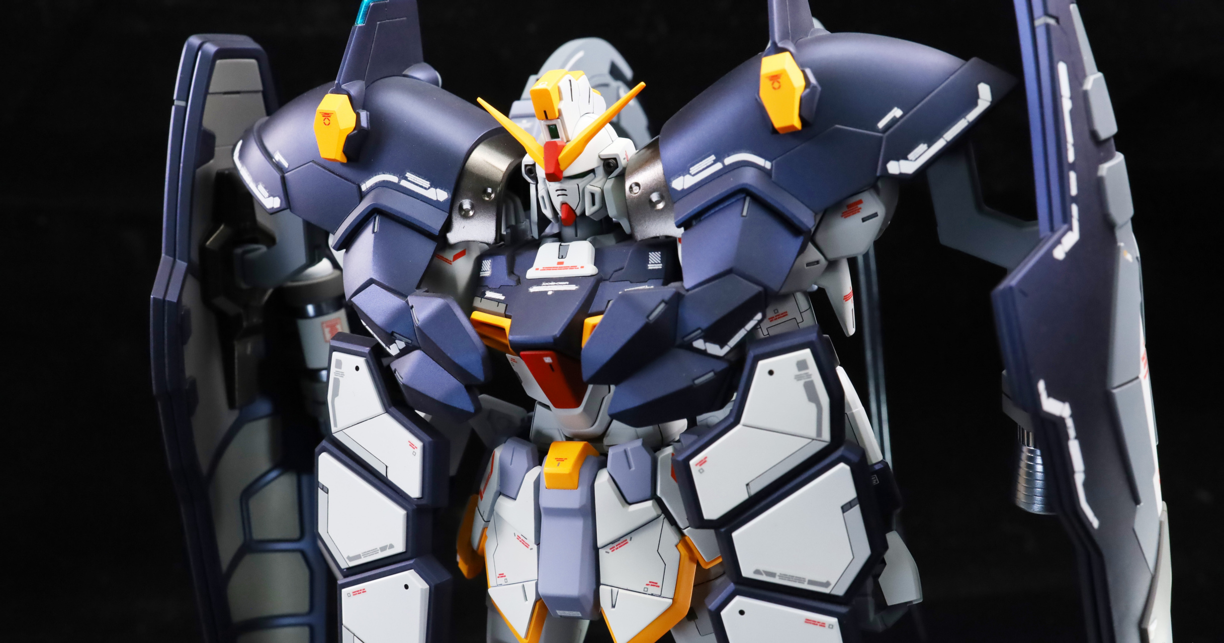 模型欣赏:机动战士高达w mg 沙漠高达与强化装备,by ivan鱼仔.