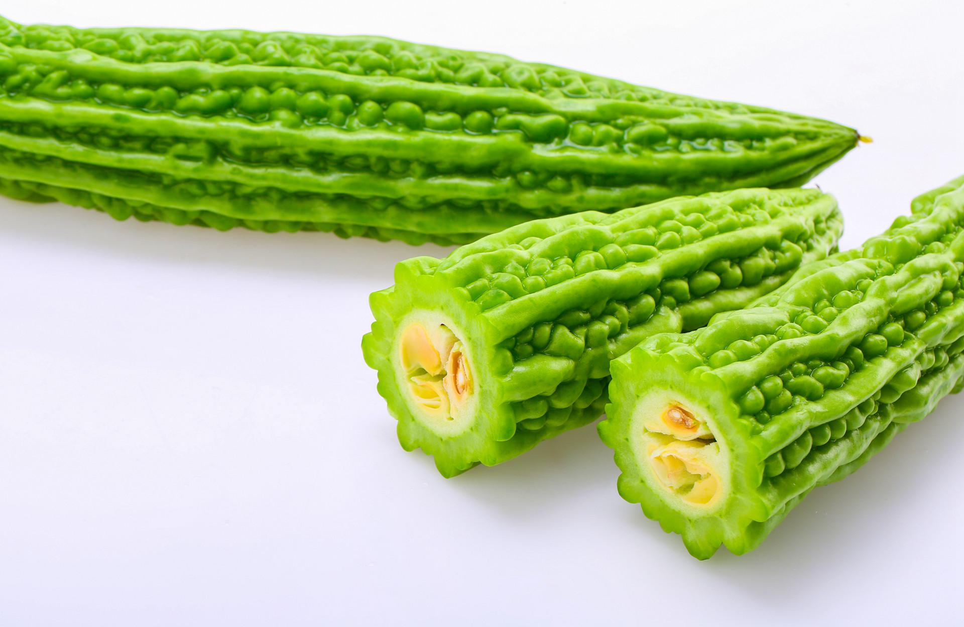 苦瓜能降尿酸吗?医生:4种食物才是降尿酸能手,平时常端上餐桌